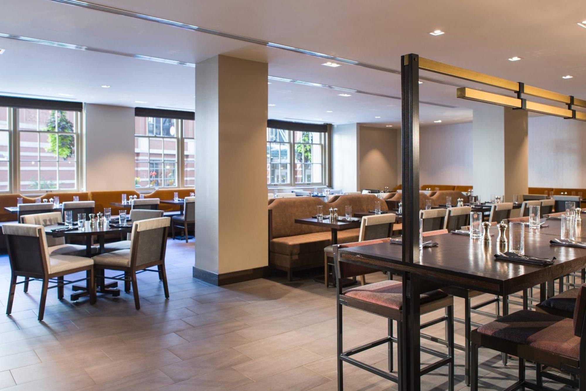 Marriott St. Louis Grand Hotel Екстериор снимка